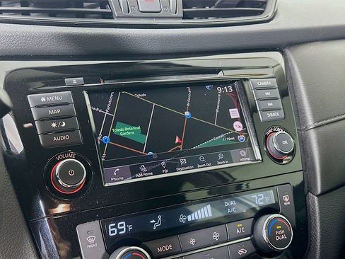 Used 2020 Nissan Rogue SV w/ Premium Package AWD/4WD image 18