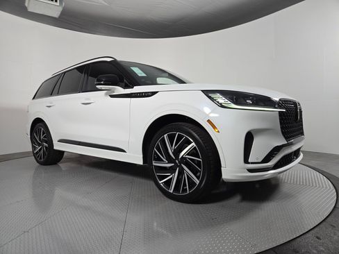 New 2026 Lincoln Aviator Black Label AWD/4WD image 2
