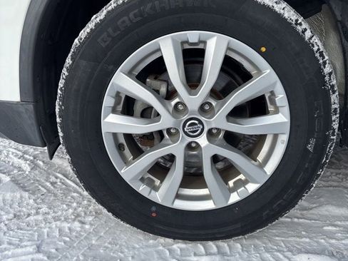 Used 2019 Nissan Rogue SV image 13