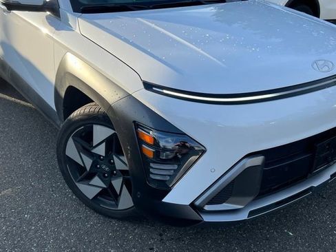 Used 2024 Hyundai Kona Limited image 2