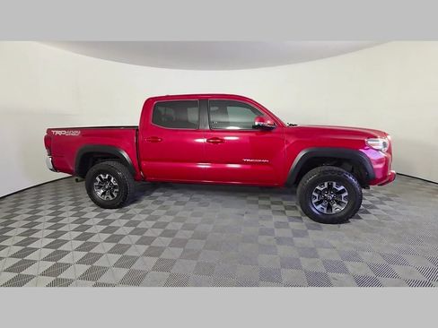 Used 2018 Toyota Tacoma TRD Off-Road AWD/4WD image 33