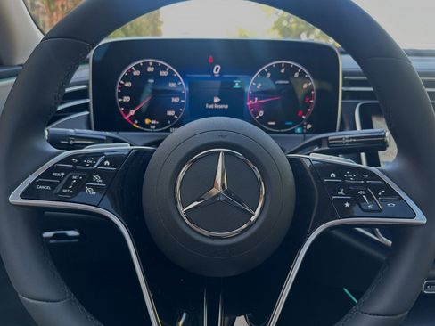 New 2025 Mercedes-Benz E 350 4MATIC Sedan image 27