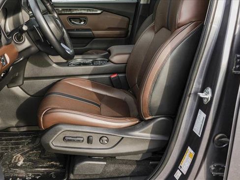 Used 2023 Honda Pilot Elite image 11