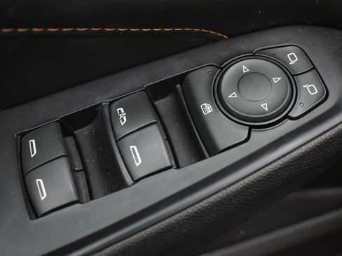 Used 2018 Chevrolet Traverse LT FWD image 13