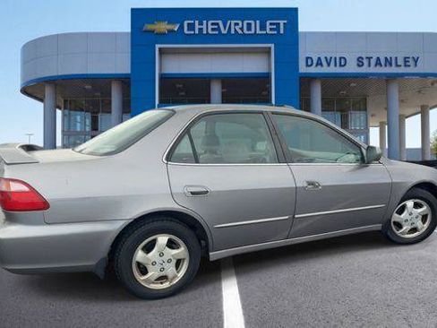 Used 2000 Honda Accord EX image 8