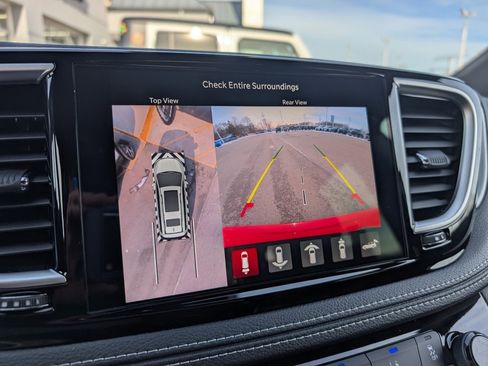 New 2026 Chrysler Pacifica Limited image 29