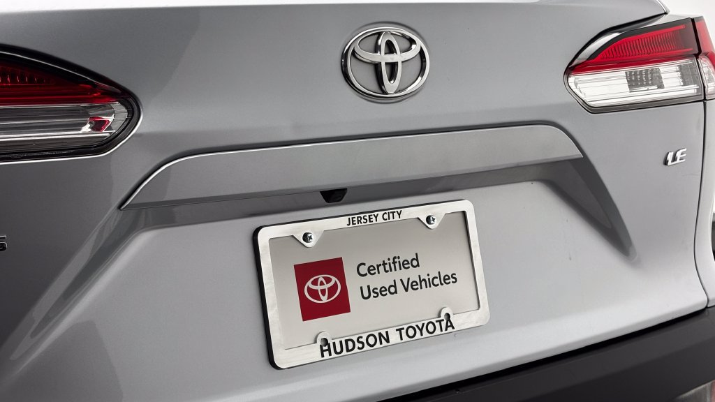 Certified 2025 Toyota Corolla Cross LE FWD image 8