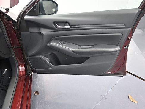 Used 2024 Nissan Altima 2.5 SV image 22