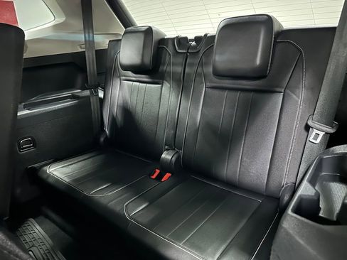 Used 2022 Volkswagen Tiguan SE image 28