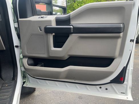 Used 2018 Ford F550 4x4 SuperCab Super Duty image 14