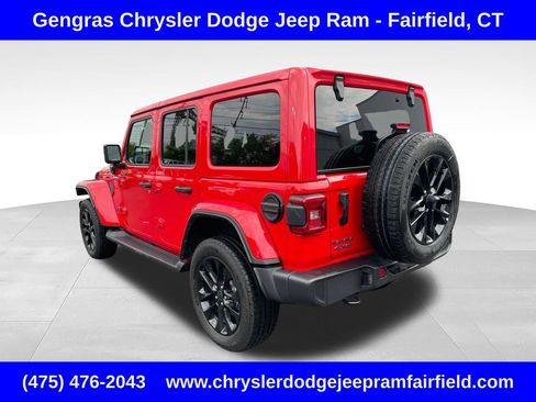 Certified 2025 Jeep Wrangler Unlimited Sahara AWD/4WD image 5