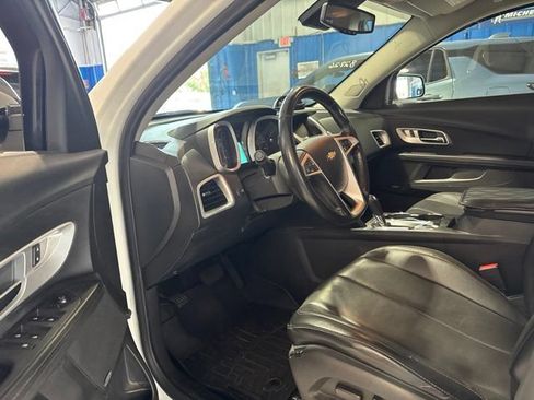 Used 2017 Chevrolet Equinox LT w/ Sport Edition FWD image 7