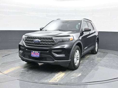 Used 2020 Ford Explorer XLT image 4