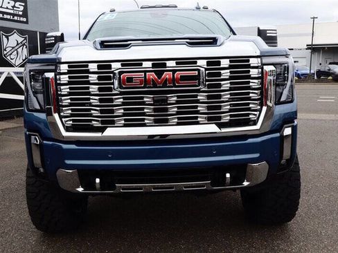 Used 2025 GMC Sierra 3500 Denali w/ Denali Reserve Package image 8