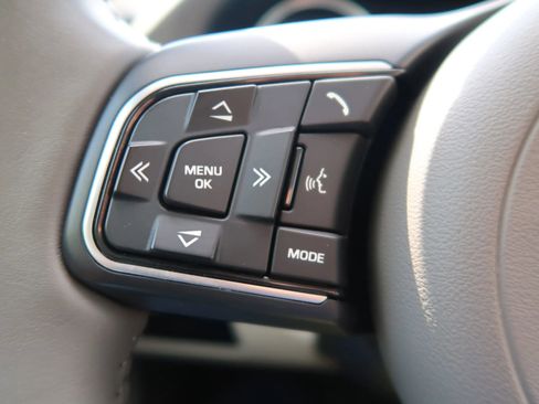 Used 2017 Jaguar XF Prestige image 37