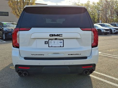 Used 2023 GMC Yukon XL Denali AWD/4WD image 5