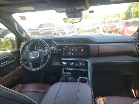 Used 2025 GMC Sierra 1500 Denali Ultimate AWD/4WD image 8