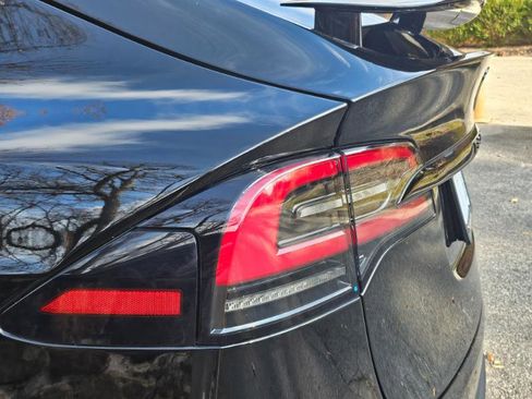 Used 2022 Tesla Model X image 26