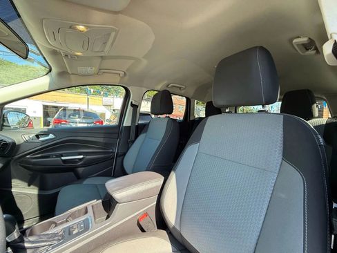 Used 2017 Ford Escape SE image 23