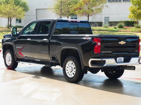 Used 2023 Chevrolet Silverado 2500 LTZ w/ LTZ Plus Package image 3