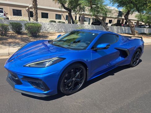Used 2022 Chevrolet Corvette Stingray Preferred Cpe w/ Z51 Performance Package RWD image 3