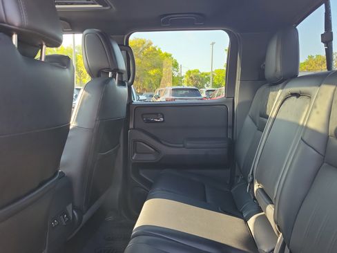 Used 2022 Nissan Frontier PRO-4X w/ Pro-4X Premium Package image 12