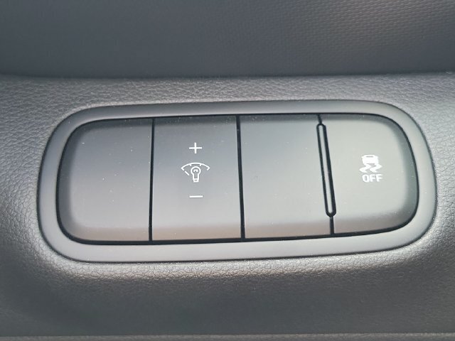 Used 2026 Hyundai Venue SE FWD image 19