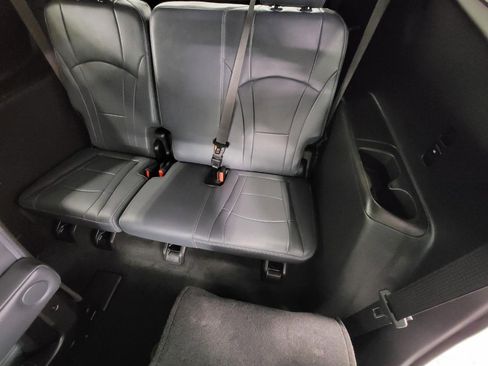 Used 2024 Buick Enclave Essence w/ Sport Touring Edition image 25