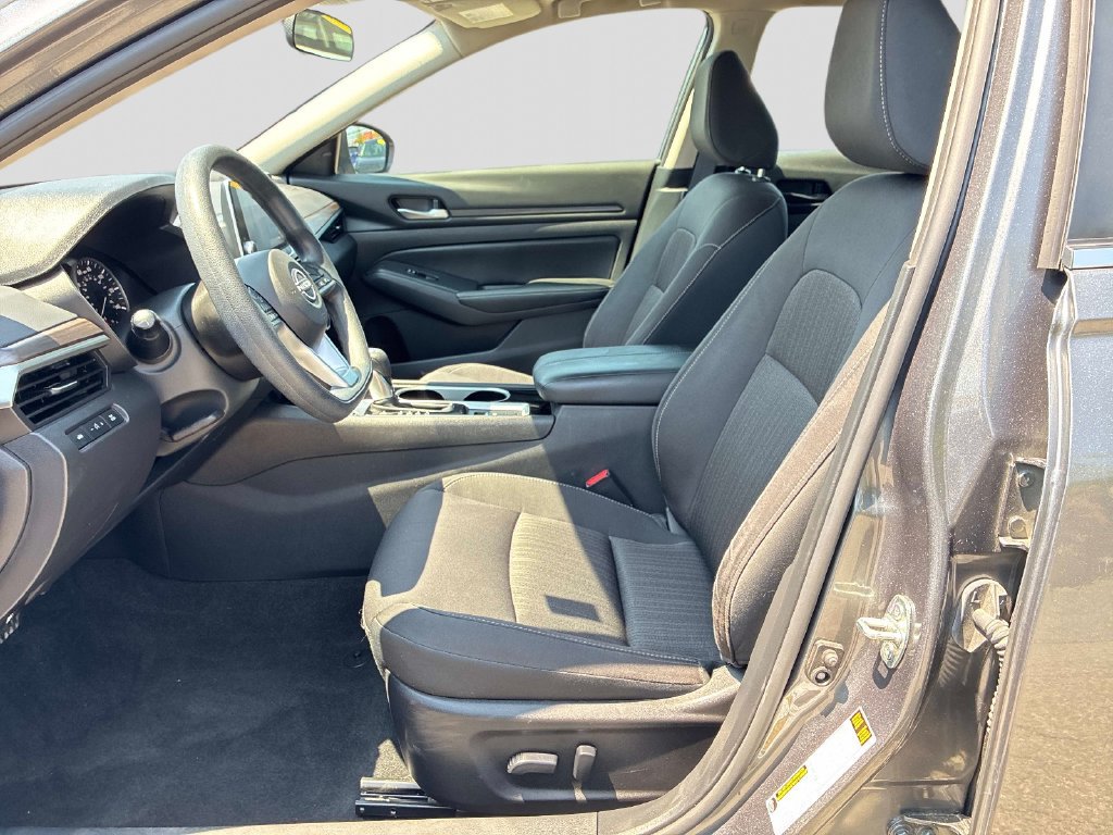 Used 2024 Nissan Altima 2.5 SV AWD/4WD image 22