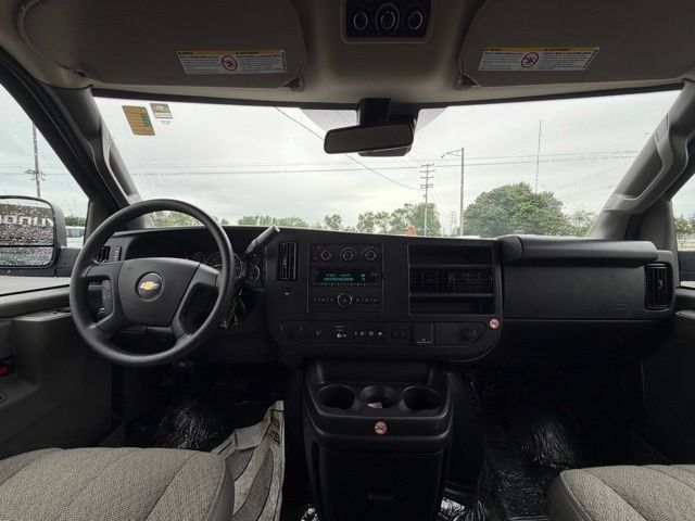 Used 2025 Chevrolet Express 3500 LT w/ LT Preferred Equipment Group RWD image 14