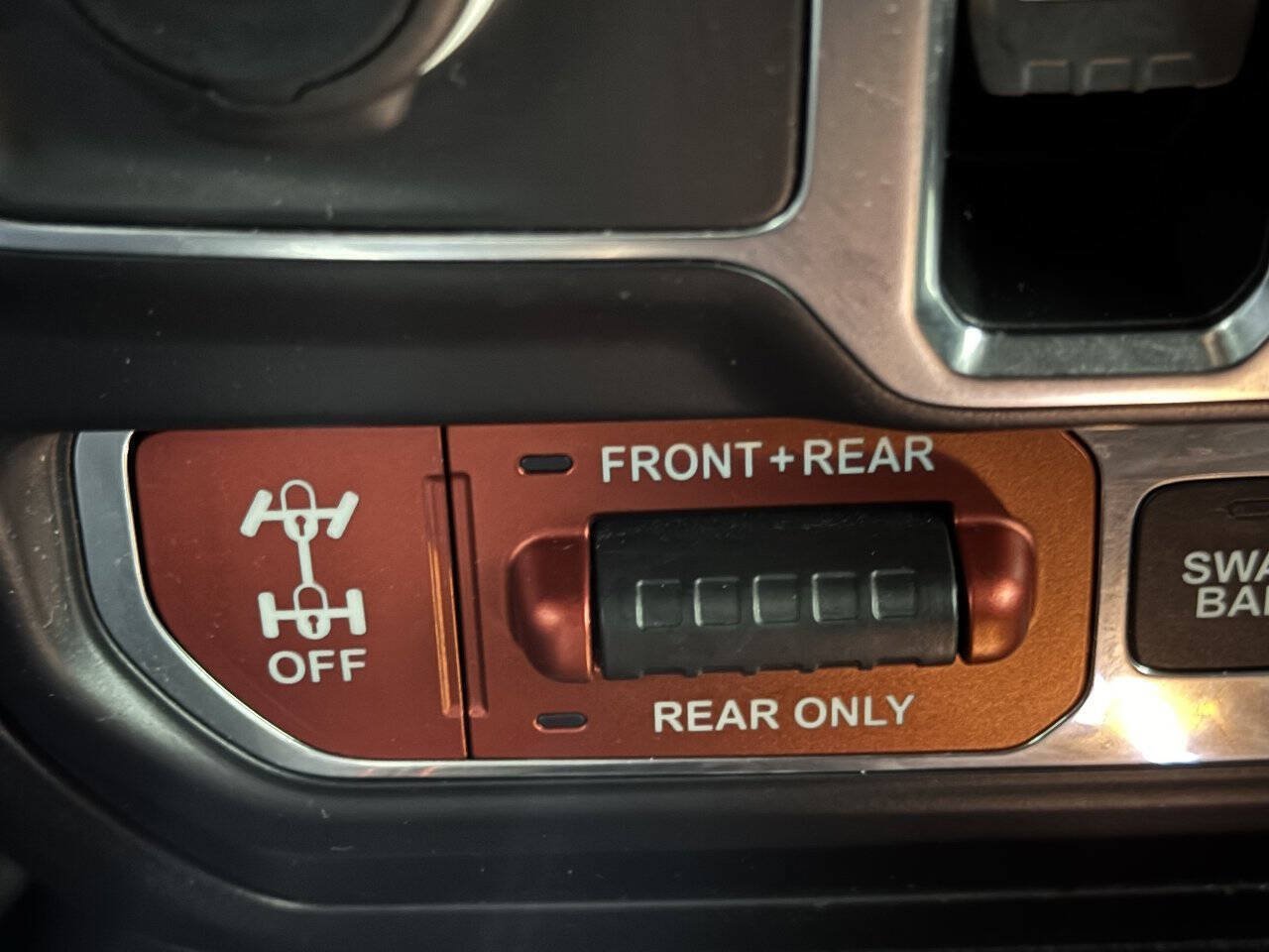 Used 2019 Jeep Wrangler Unlimited Rubicon w/ Uconnect 4C Nav & Sound Group AWD/4WD image 38
