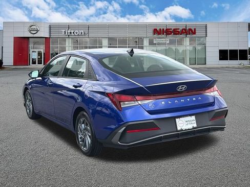Used 2024 Hyundai Elantra SEL FWD image 5