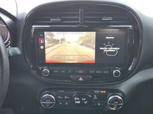 Used 2023 Kia Soul S FWD image 17