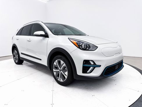 Used 2022 Kia Niro EX image 12