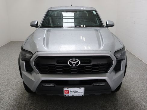 Certified 2025 Toyota Tacoma TRD Off-Road AWD/4WD image 3