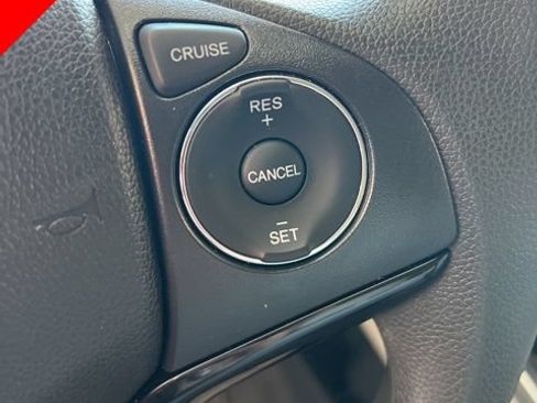 Used 2021 Honda HR-V LX image 7