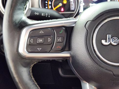Used 2019 Jeep Wrangler Unlimited Sahara w/ Cold Weather Group AWD/4WD image 17