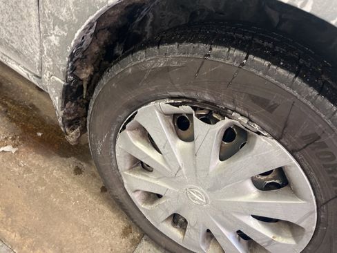 Used 2014 Nissan Versa S Plus image 11