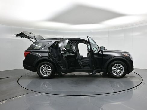 Certified 2025 Ford Explorer Active image 5