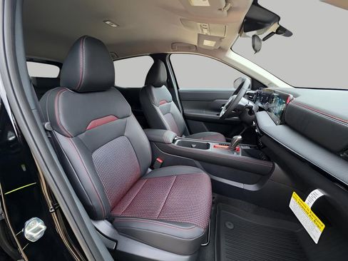 New 2026 Nissan Kicks SR w/ Cold Weather Package image 12