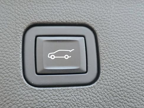 Used 2022 Buick Enclave Premium w/ LPO, Floor Liner Package FWD image 30