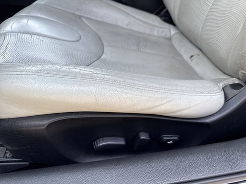 Used 2011 INFINITI G37 Sport w/ Premium Pkg image 30