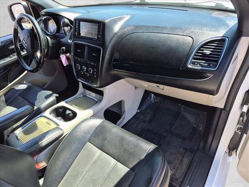Used 2019 Dodge Grand Caravan SXT FWD image 28