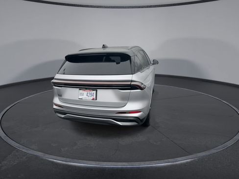 Used 2024 Lincoln Nautilus Reserve w/ Equipment Group 202A image 7