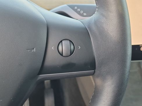 Used 2023 Tesla Model Y Long Range AWD/4WD image 26
