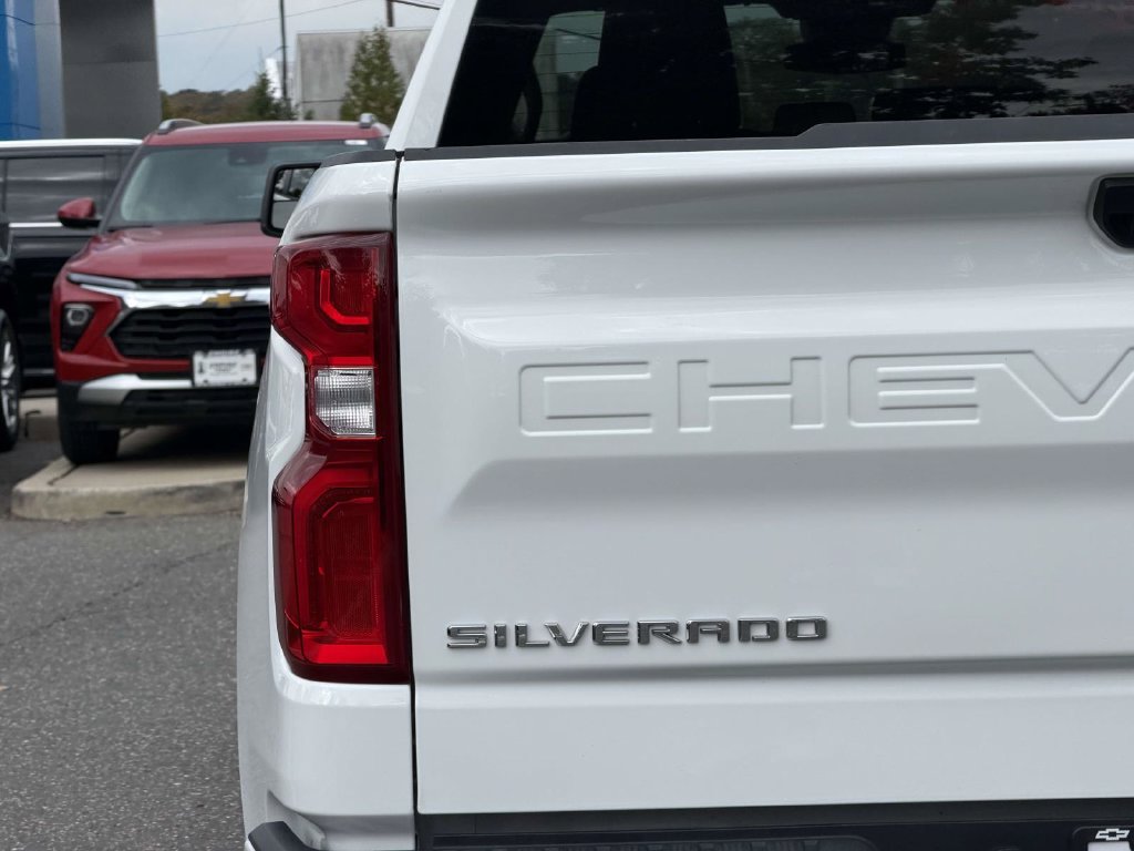 Used 2026 Chevrolet Silverado 1500 RST AWD/4WD image 14