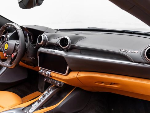 Certified 2022 Ferrari Portofino M image 42