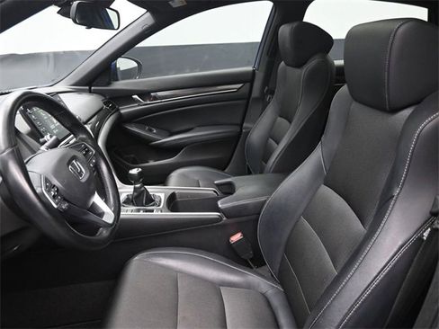Used 2018 Honda Accord Sport image 17