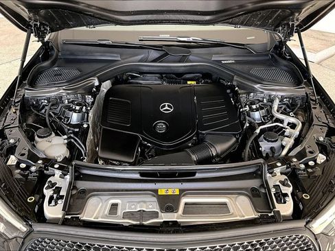 Used 2025 Mercedes-Benz GLC 300 image 12