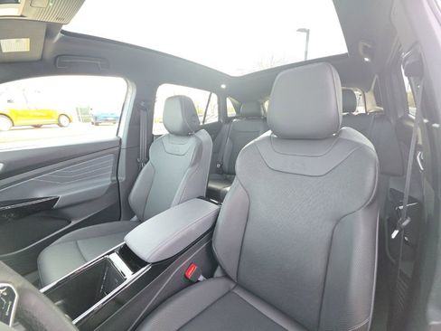 Used 2024 Volkswagen ID.4 Pro S image 11